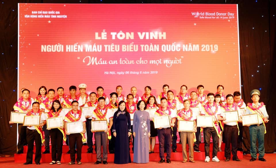 Tôn vinh 100 người hiến máu tiêu biểu toàn quốc năm 2019